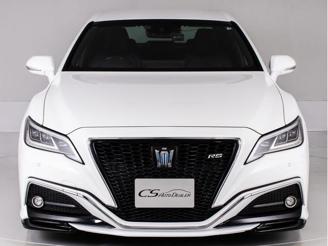 クラウンハイブリッド ＲＳアドバンス　後期型（禁煙車）（黒本革シート）（フルエアロ）（トヨタセーフティセンス）１２．３インチＳＤナビ　衝突軽減ブレーキ　踏み間違い防止機能　車線逸脱抑制ＬＴＡ　オートハイビーム　シーケンシャルウィンカー（14枚目）