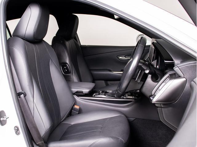 クラウンハイブリッド ＲＳアドバンス　後期型（禁煙車）（黒本革シート）（フルエアロ）（トヨタセーフティセンス）１２．３インチＳＤナビ　衝突軽減ブレーキ　踏み間違い防止機能　車線逸脱抑制ＬＴＡ　オートハイビーム　シーケンシャルウィンカー（35枚目）