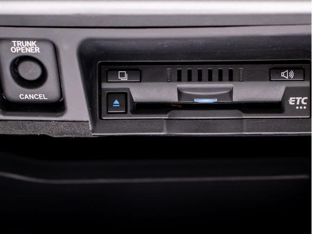 クラウンハイブリッド ＲＳアドバンス　後期型（禁煙車）（黒本革シート）（フルエアロ）（トヨタセーフティセンス）１２．３インチＳＤナビ　衝突軽減ブレーキ　踏み間違い防止機能　車線逸脱抑制ＬＴＡ　オートハイビーム　シーケンシャルウィンカー（50枚目）