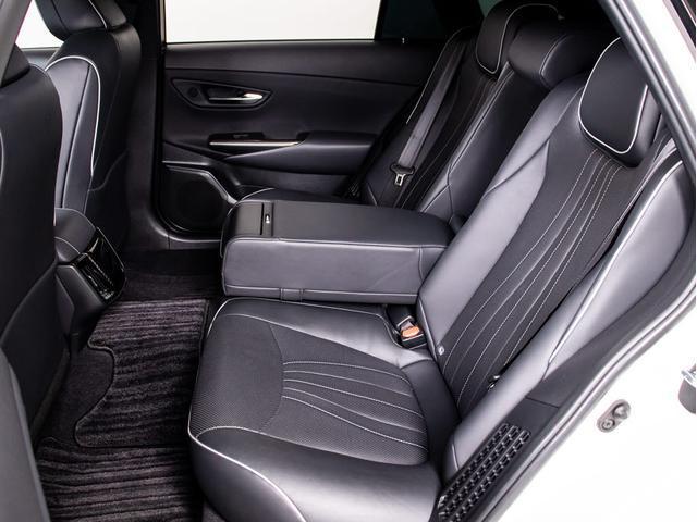 クラウンハイブリッド ＲＳアドバンス　（サンルーフ）（モデリスタフルエアロ＆マフラー）（黒本革シート）（パノラミックビューモニター）（セーフティパッケージプラス）衝突軽減ブレーキ　踏み間違い防止機能　車線逸脱抑制ＬＴＡ　シーケンシャル（8枚目）