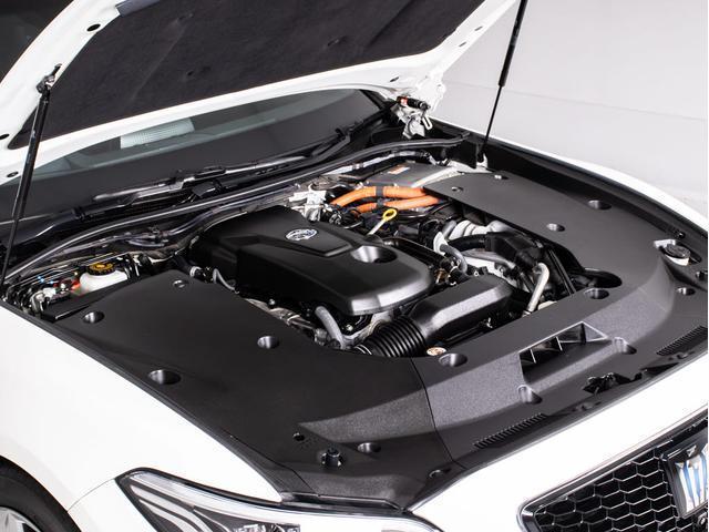 クラウンハイブリッド ＲＳアドバンス　（サンルーフ）（モデリスタフルエアロ＆マフラー）（黒本革シート）（パノラミックビューモニター）（セーフティパッケージプラス）衝突軽減ブレーキ　踏み間違い防止機能　車線逸脱抑制ＬＴＡ　シーケンシャル（32枚目）