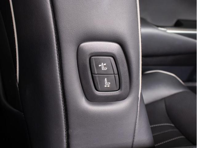 クラウンハイブリッド ＲＳアドバンス　（サンルーフ）（モデリスタフルエアロ＆マフラー）（黒本革シート）（パノラミックビューモニター）（セーフティパッケージプラス）衝突軽減ブレーキ　踏み間違い防止機能　車線逸脱抑制ＬＴＡ　シーケンシャル（39枚目）