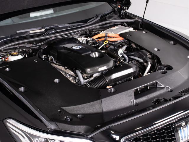 クラウンハイブリッド ＲＳアドバンス　（禁煙車）（黒本革シート）（パノラミックビューモニター）（マーベリック１９インチアルミ）（ＴＲＤエアロ）（セーフティパッケージプラス）衝突軽減ブレーキ　踏み間違い防止機能　車線逸脱抑制ＬＴＡ（33枚目）