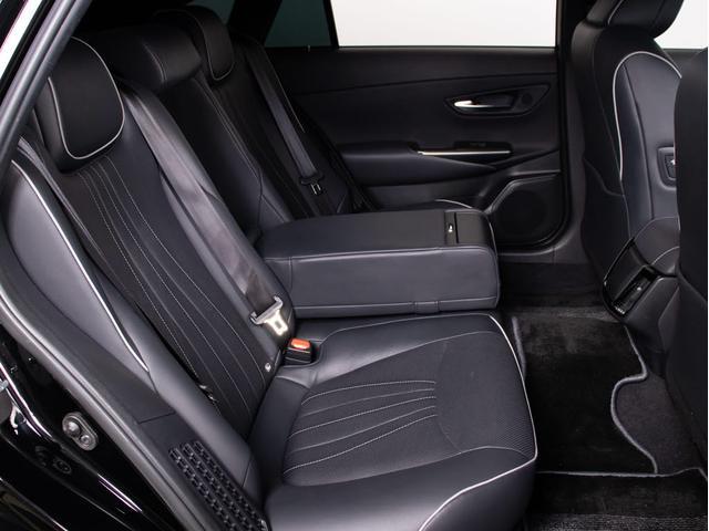 クラウンハイブリッド ＲＳアドバンス　（禁煙車）（黒本革シート）（パノラミックビューモニター）（マーベリック１９インチアルミ）（ＴＲＤエアロ）（セーフティパッケージプラス）衝突軽減ブレーキ　踏み間違い防止機能　車線逸脱抑制ＬＴＡ（39枚目）