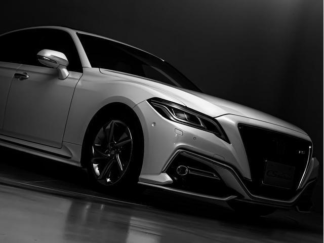 クラウンハイブリッド ＲＳアドバンス　（サンルーフ）（白本革シート）（パノラミックビューモニター）（フルエアロ）デジタルインナーミラー　シーケンシャルウィンカー　セーフティＰＫＧ＋　パーキングアシスト　衝突軽減　踏み間違い防止機能（25枚目）