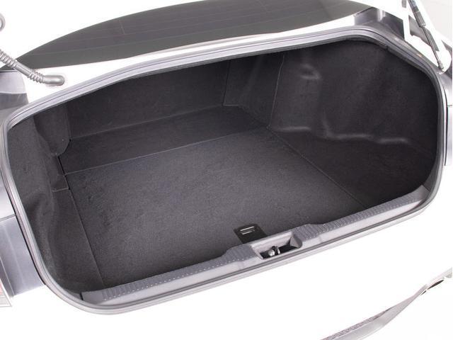 クラウンハイブリッド ＲＳアドバンス　（サンルーフ）（白本革シート）（パノラミックビューモニター）（フルエアロ）デジタルインナーミラー　シーケンシャルウィンカー　セーフティＰＫＧ＋　パーキングアシスト　衝突軽減　踏み間違い防止機能（28枚目）