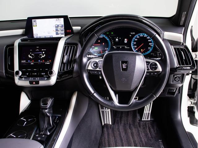 クラウンハイブリッド ＲＳアドバンス　（サンルーフ）（白本革シート）（パノラミックビューモニター）（フルエアロ）デジタルインナーミラー　シーケンシャルウィンカー　セーフティＰＫＧ＋　パーキングアシスト　衝突軽減　踏み間違い防止機能（30枚目）