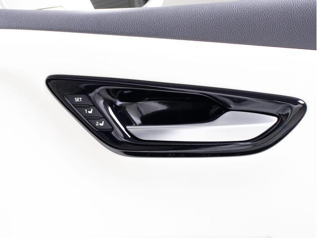 クラウンハイブリッド ＲＳアドバンス　（サンルーフ）（白本革シート）（パノラミックビューモニター）（フルエアロ）デジタルインナーミラー　シーケンシャルウィンカー　セーフティＰＫＧ＋　パーキングアシスト　衝突軽減　踏み間違い防止機能（40枚目）