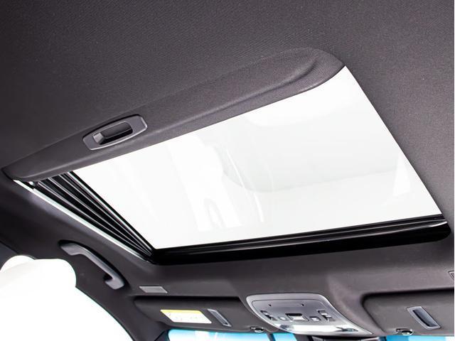 クラウンハイブリッド ＲＳアドバンス　（サンルーフ）（白本革シート）（パノラミックビューモニター）（フルエアロ）デジタルインナーミラー　シーケンシャルウィンカー　セーフティＰＫＧ＋　パーキングアシスト　衝突軽減　踏み間違い防止機能（44枚目）