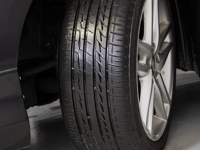 クラウン ２．５アスリート　プレミアムエディション　後期型（禁煙車）（サンルーフ）（専用本革シート）（フルエアロ）（クリアランスソナー）専用インテリア＆エクステリア　ブラックインナーヘッドライト　Ｂｌｕｅｔｏｏｔｈ対応　レギュラーガソリン仕様（24枚目）