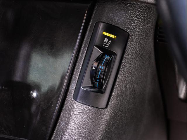 クラウン ２．５アスリート　プレミアムエディション　後期型（禁煙車）（サンルーフ）（専用本革シート）（フルエアロ）（クリアランスソナー）専用インテリア＆エクステリア　ブラックインナーヘッドライト　Ｂｌｕｅｔｏｏｔｈ対応　レギュラーガソリン仕様（41枚目）