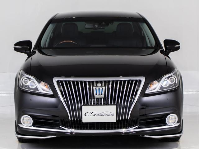 クラウンマジェスタ Ｆバージョン　後期型（禁煙車）（黒本革シート）（オプション１８インチアルミ）（フルエアロ）（セーフティセンス）衝突軽減ブレーキ　踏み間違い防止機能　車線逸脱抑制ＬＤＡ　ＢＳＭ　アダプティブハイビーム　後席ＶＩＰ仕様（15枚目）