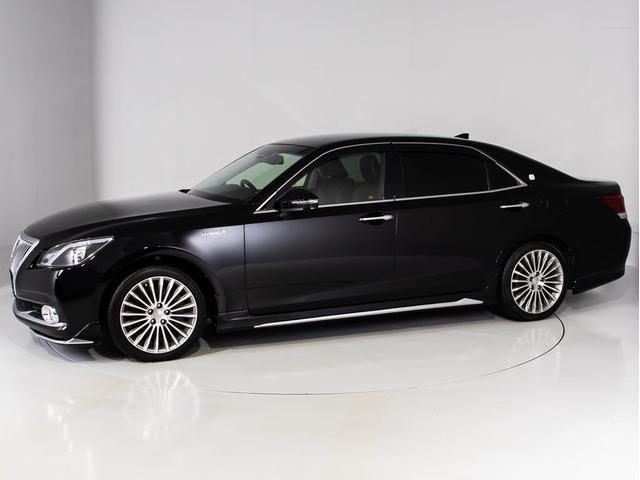 クラウンマジェスタ Ｆバージョン　後期型（禁煙車）（黒本革シート）（オプション１８インチアルミ）（フルエアロ）（セーフティセンス）衝突軽減ブレーキ　踏み間違い防止機能　車線逸脱抑制ＬＤＡ　ＢＳＭ　アダプティブハイビーム　後席ＶＩＰ仕様（16枚目）