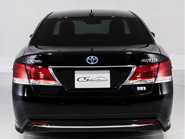 クラウンマジェスタ Ｆバージョン　後期型（禁煙車）（黒本革シート）（オプション１８インチアルミ）（フルエアロ）（セーフティセンス）衝突軽減ブレーキ　踏み間違い防止機能　車線逸脱抑制ＬＤＡ　ＢＳＭ　アダプティブハイビーム　後席ＶＩＰ仕様（17枚目）