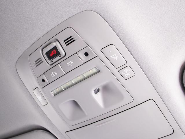 クラウンマジェスタ Ｆバージョン　後期型（禁煙車）（黒本革シート）（オプション１８インチアルミ）（フルエアロ）（セーフティセンス）衝突軽減ブレーキ　踏み間違い防止機能　車線逸脱抑制ＬＤＡ　ＢＳＭ　アダプティブハイビーム　後席ＶＩＰ仕様（49枚目）