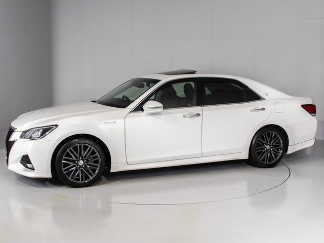 クラウンハイブリッド アスリートＳ　後期型（禁煙車）（サンルーフ）（黒本革シート）（オプション１８インチＡＷ）（トヨタセーフティセンス）衝突軽減ブレーキ　踏み間違い防止機能　レーダークルーズ　オートマチックハイビーム　車線逸脱抑制ＬＤＡ（14枚目）