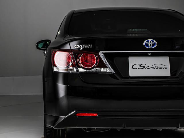 クラウンハイブリッド アスリートＳ　後期型（禁煙車）（フルエアロ）（オプション１８インチアルミ）（新品タイヤ）（黒革調シートカバー）ＳＤマルチナビ　Ｂｌｕｅｔｏｏｔｈ対応　レギューガソリン仕様　カラーバックカメラ　ＬＥＤヘッドライト（23枚目）