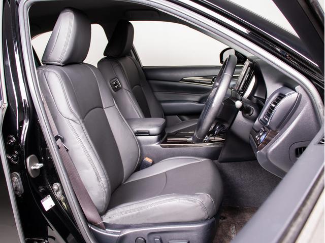 クラウンハイブリッド アスリートＳ　後期型（禁煙車）（フルエアロ）（オプション１８インチアルミ）（新品タイヤ）（黒革調シートカバー）ＳＤマルチナビ　Ｂｌｕｅｔｏｏｔｈ対応　レギューガソリン仕様　カラーバックカメラ　ＬＥＤヘッドライト（30枚目）