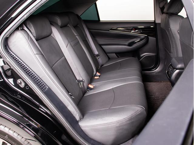 クラウンハイブリッド アスリートＳ　後期型（禁煙車）（フルエアロ）（オプション１８インチアルミ）（新品タイヤ）（黒革調シートカバー）ＳＤマルチナビ　Ｂｌｕｅｔｏｏｔｈ対応　レギューガソリン仕様　カラーバックカメラ　ＬＥＤヘッドライト（32枚目）