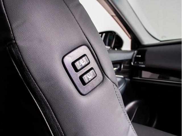 クラウンハイブリッド アスリートＳ　後期型（禁煙車）（フルエアロ）（オプション１８インチアルミ）（新品タイヤ）（黒革調シートカバー）ＳＤマルチナビ　Ｂｌｕｅｔｏｏｔｈ対応　レギューガソリン仕様　カラーバックカメラ　ＬＥＤヘッドライト（34枚目）