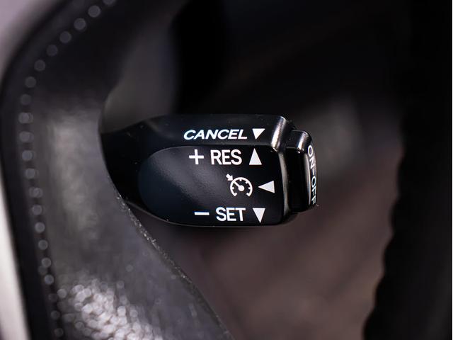 クラウンハイブリッド アスリートＳ　後期型（禁煙車）（フルエアロ）（オプション１８インチアルミ）（新品タイヤ）（黒革調シートカバー）ＳＤマルチナビ　Ｂｌｕｅｔｏｏｔｈ対応　レギューガソリン仕様　カラーバックカメラ　ＬＥＤヘッドライト（38枚目）