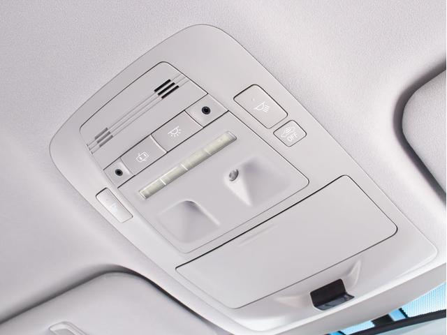 クラウンハイブリッド アスリートＳ　後期型（禁煙車）（フルエアロ）（オプション１８インチアルミ）（新品タイヤ）（黒革調シートカバー）ＳＤマルチナビ　Ｂｌｕｅｔｏｏｔｈ対応　レギューガソリン仕様　カラーバックカメラ　ＬＥＤヘッドライト（45枚目）