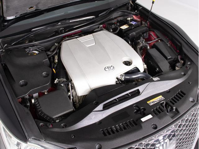 クラウン アスリートＧ　（サンルーフ）（パノラミックビューモニター）（黒本革シート）（スパッタリング１８インチアルミ）（フルエアロ）Ｂｌｕｅｔｏｏｔｈ　アダプティブハイビーム　シートメモリー　衝突軽減　踏み間違い防止機能（28枚目）