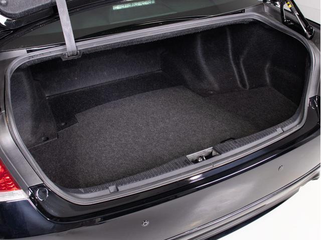 クラウン アスリートＧ　（サンルーフ）（パノラミックビューモニター）（黒本革シート）（スパッタリング１８インチアルミ）（フルエアロ）Ｂｌｕｅｔｏｏｔｈ　アダプティブハイビーム　シートメモリー　衝突軽減　踏み間違い防止機能（29枚目）