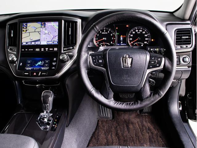 クラウン アスリートＧ　（サンルーフ）（パノラミックビューモニター）（黒本革シート）（スパッタリング１８インチアルミ）（フルエアロ）Ｂｌｕｅｔｏｏｔｈ　アダプティブハイビーム　シートメモリー　衝突軽減　踏み間違い防止機能（31枚目）