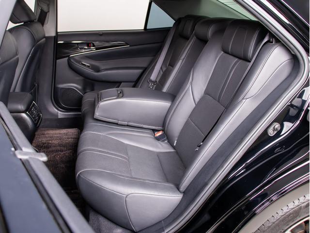 クラウン アスリートＧ　（サンルーフ）（パノラミックビューモニター）（黒本革シート）（スパッタリング１８インチアルミ）（フルエアロ）Ｂｌｕｅｔｏｏｔｈ　アダプティブハイビーム　シートメモリー　衝突軽減　踏み間違い防止機能（35枚目）