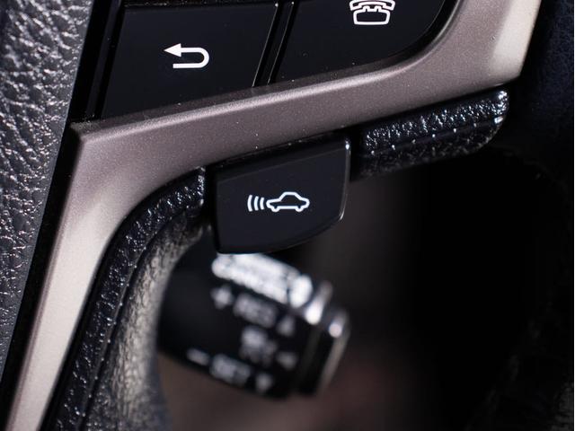 クラウンハイブリッド アスリートＳ　（黒本革シート）（パノラミックビューモニター）（フルエアロ）（新品２０インチアルミ）（新品タイヤ）（衝突軽減ブレーキ）（踏み間違い防止機能）レーダークルーズ　Ｂｌｕｅｔｏｏｔｈ　レギュラーガソリン仕様（10枚目）