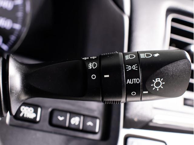 クラウンハイブリッド アスリートＳ　（黒本革シート）（パノラミックビューモニター）（フルエアロ）（新品２０インチアルミ）（新品タイヤ）（衝突軽減ブレーキ）（踏み間違い防止機能）レーダークルーズ　Ｂｌｕｅｔｏｏｔｈ　レギュラーガソリン仕様（40枚目）