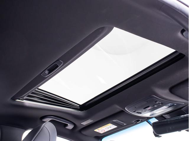 クラウンハイブリッド Ｓ　Ｃパッケージ　（禁煙車）（サンルーフ）（黒本革シート）（パノラミックビューモニタ）（オプション１８インチアルミ）（セーフティセンス）衝突軽減ブレーキ　踏み間違い防止機能　車線逸脱抑制機能ＬＴＡ　オートハイビーム（5枚目）