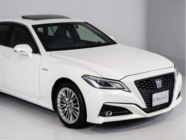 クラウンハイブリッド Ｓ　Ｃパッケージ　（禁煙車）（サンルーフ）（黒本革シート）（パノラミックビューモニタ）（オプション１８インチアルミ）（セーフティセンス）衝突軽減ブレーキ　踏み間違い防止機能　車線逸脱抑制機能ＬＴＡ　オートハイビーム（7枚目）