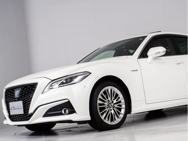 クラウンハイブリッド Ｓ　Ｃパッケージ　（禁煙車）（サンルーフ）（黒本革シート）（パノラミックビューモニタ）（オプション１８インチアルミ）（セーフティセンス）衝突軽減ブレーキ　踏み間違い防止機能　車線逸脱抑制機能ＬＴＡ　オートハイビーム（24枚目）