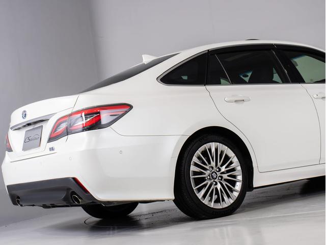 クラウンハイブリッド Ｓ　Ｃパッケージ　（禁煙車）（サンルーフ）（黒本革シート）（パノラミックビューモニタ）（オプション１８インチアルミ）（セーフティセンス）衝突軽減ブレーキ　踏み間違い防止機能　車線逸脱抑制機能ＬＴＡ　オートハイビーム（25枚目）