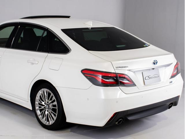 クラウンハイブリッド Ｓ　Ｃパッケージ　（禁煙車）（サンルーフ）（黒本革シート）（パノラミックビューモニタ）（オプション１８インチアルミ）（セーフティセンス）衝突軽減ブレーキ　踏み間違い防止機能　車線逸脱抑制機能ＬＴＡ　オートハイビーム（26枚目）