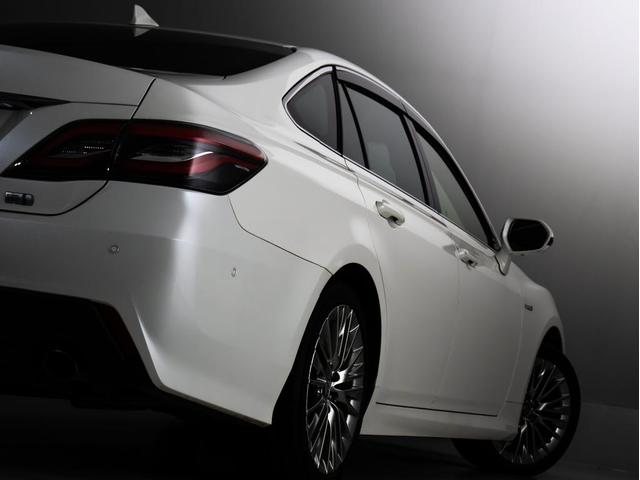 クラウンハイブリッド Ｓ　Ｃパッケージ　（禁煙車）（サンルーフ）（黒本革シート）（パノラミックビューモニタ）（オプション１８インチアルミ）（セーフティセンス）衝突軽減ブレーキ　踏み間違い防止機能　車線逸脱抑制機能ＬＴＡ　オートハイビーム（28枚目）