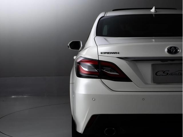 クラウンハイブリッド Ｓ　Ｃパッケージ　（禁煙車）（サンルーフ）（黒本革シート）（パノラミックビューモニタ）（オプション１８インチアルミ）（セーフティセンス）衝突軽減ブレーキ　踏み間違い防止機能　車線逸脱抑制機能ＬＴＡ　オートハイビーム（30枚目）