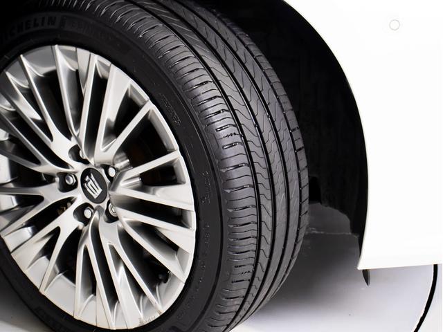 クラウンハイブリッド Ｓ　Ｃパッケージ　（禁煙車）（サンルーフ）（黒本革シート）（パノラミックビューモニタ）（オプション１８インチアルミ）（セーフティセンス）衝突軽減ブレーキ　踏み間違い防止機能　車線逸脱抑制機能ＬＴＡ　オートハイビーム（31枚目）