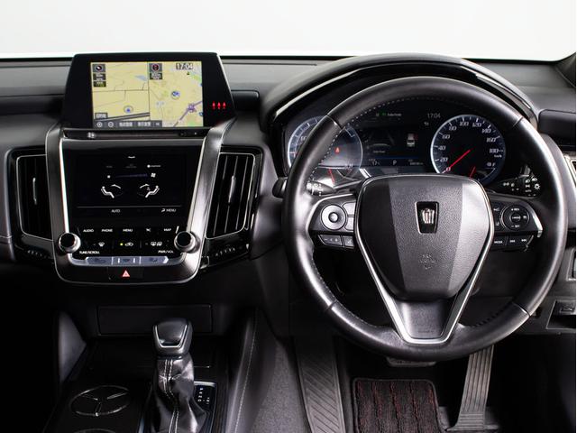 クラウンハイブリッド Ｓ　Ｃパッケージ　（禁煙車）（サンルーフ）（黒本革シート）（パノラミックビューモニタ）（オプション１８インチアルミ）（セーフティセンス）衝突軽減ブレーキ　踏み間違い防止機能　車線逸脱抑制機能ＬＴＡ　オートハイビーム（35枚目）