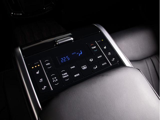 クラウンハイブリッド Ｇ－エグゼクティブ　（禁煙車）（ワンオーナー）（黒本革シート）（ＴＲＤフルエアロ）（パノラミックビューモニター）セーフティＰＫＧ＋　衝突軽減ブレーキ　踏み間違い防止機能　車線逸脱抑制ＬＴＡ　デジタルインナーミラー（8枚目）