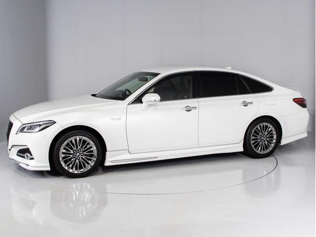 クラウンハイブリッド Ｇ－エグゼクティブ　（禁煙車）（ワンオーナー）（黒本革シート）（ＴＲＤフルエアロ）（パノラミックビューモニター）セーフティＰＫＧ＋　衝突軽減ブレーキ　踏み間違い防止機能　車線逸脱抑制ＬＴＡ　デジタルインナーミラー（17枚目）