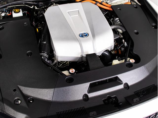 クラウンハイブリッド Ｇ－エグゼクティブ　（禁煙車）（ワンオーナー）（黒本革シート）（ＴＲＤフルエアロ）（パノラミックビューモニター）セーフティＰＫＧ＋　衝突軽減ブレーキ　踏み間違い防止機能　車線逸脱抑制ＬＴＡ　デジタルインナーミラー（33枚目）