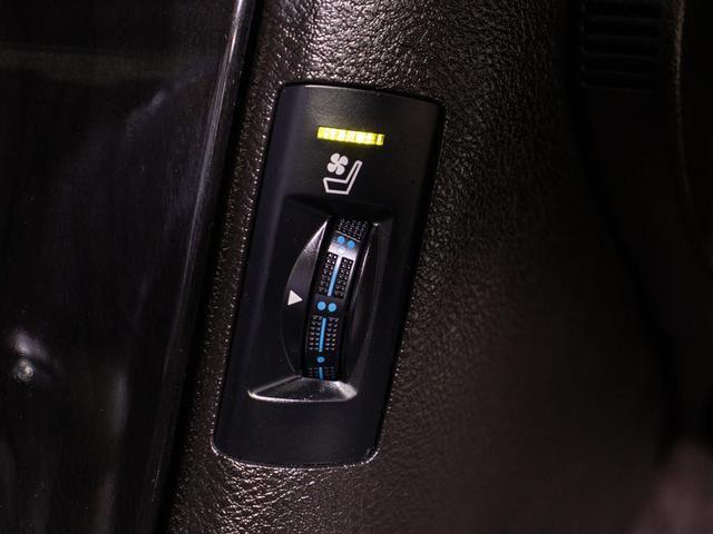 クラウン 2.5アスリート アニバーサリーエディション 後期型(禁煙車)(特別仕様車)(専用黒本革シート)(新品20インチアルミ)(新品タイヤ)(フルエアロ)(クリアランスソナー)専用インテリア&エクステリア Bluetooth対応 レギュラーガソリン仕様(4枚目)