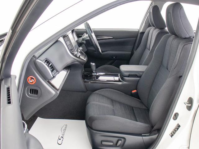 クラウンハイブリッド アスリートS (18インチスパッタリングアルミホイール)(レーダークルーズ)(プリクラッシュ)(クリアランスソナー)(シートヒーター)(ステアリングヒーター)(SDマルチナビ)(Bluetooth)(バックカメラ)(25枚目)