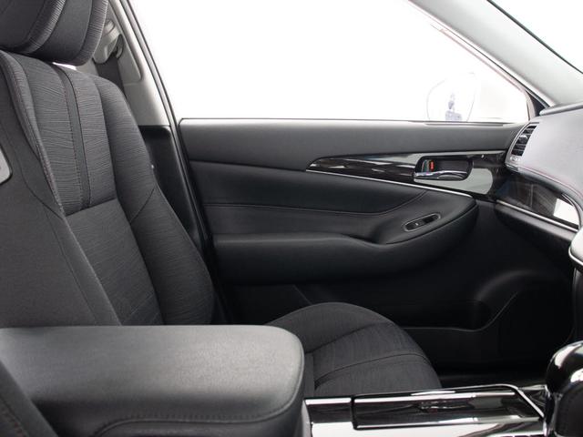 クラウンハイブリッド アスリートS (18インチスパッタリングアルミホイール)(レーダークルーズ)(プリクラッシュ)(クリアランスソナー)(シートヒーター)(ステアリングヒーター)(SDマルチナビ)(Bluetooth)(バックカメラ)(28枚目)