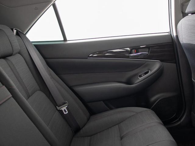 クラウンハイブリッド アスリートS (18インチスパッタリングアルミホイール)(レーダークルーズ)(プリクラッシュ)(クリアランスソナー)(シートヒーター)(ステアリングヒーター)(SDマルチナビ)(Bluetooth)(バックカメラ)(29枚目)