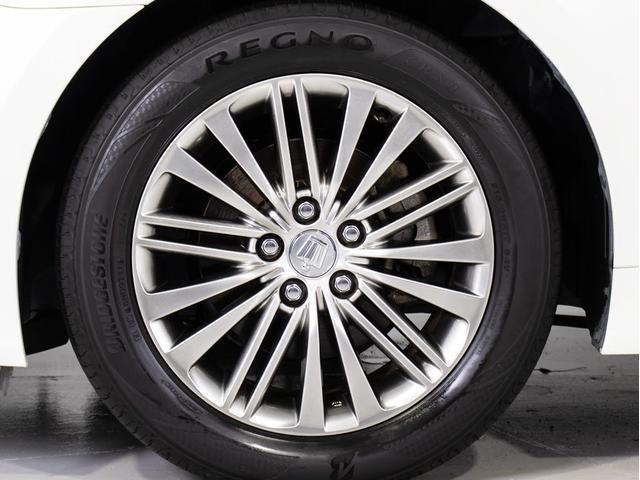 クラウンハイブリッド ロイヤルサルーン (本革シート)(オプション17インチアルミ)(衝突軽減ブレーキ)(踏み間違い防止機能)レーダークルーズ エアシート&シートヒーター Blutooth対応 レギュラーガソリン仕様 HDDマルチ(6枚目)