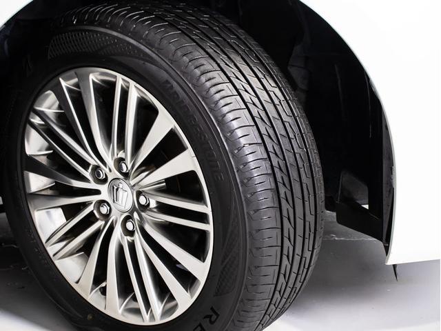 クラウンハイブリッド ロイヤルサルーン (本革シート)(オプション17インチアルミ)(衝突軽減ブレーキ)(踏み間違い防止機能)レーダークルーズ エアシート&シートヒーター Blutooth対応 レギュラーガソリン仕様 HDDマルチ(28枚目)